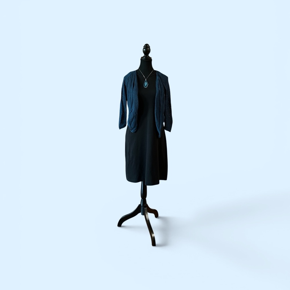 🇨🇦 Black Dress with Blue Cardigan and Agate Pendant
